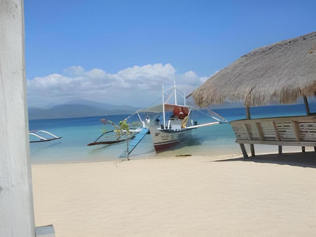 67Th Heaven Holiday Resort Lucbuan Exterior photo
