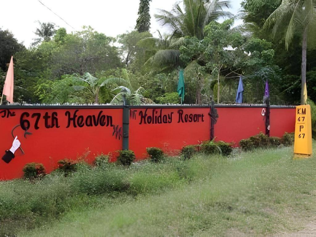 67Th Heaven Holiday Resort Lucbuan Exterior photo